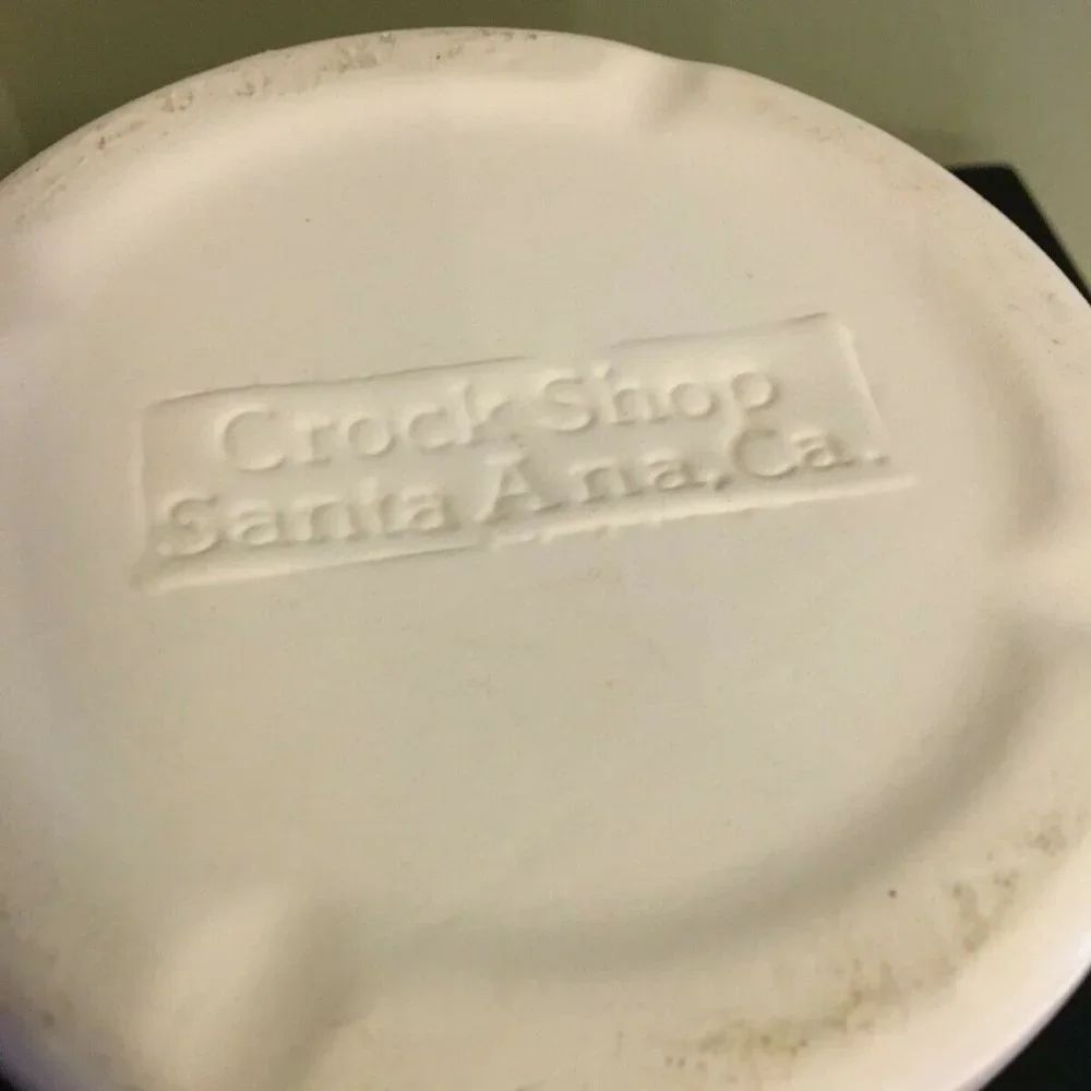 Crock Shop Santa Ana CA Christmas Green Holly Red Berries 5.5